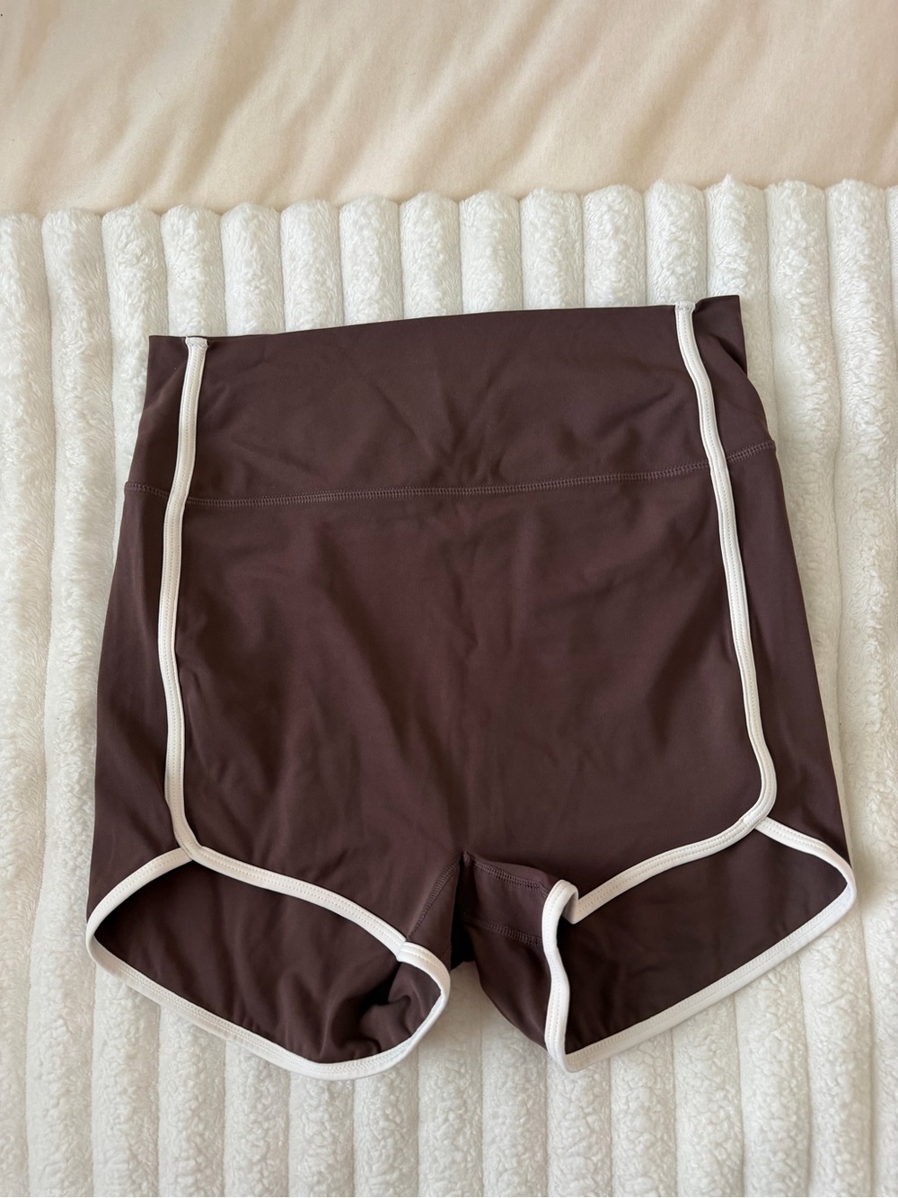 Enerbloom High-Waist Brown Athletic Shorts with Contrast Trim tummy control